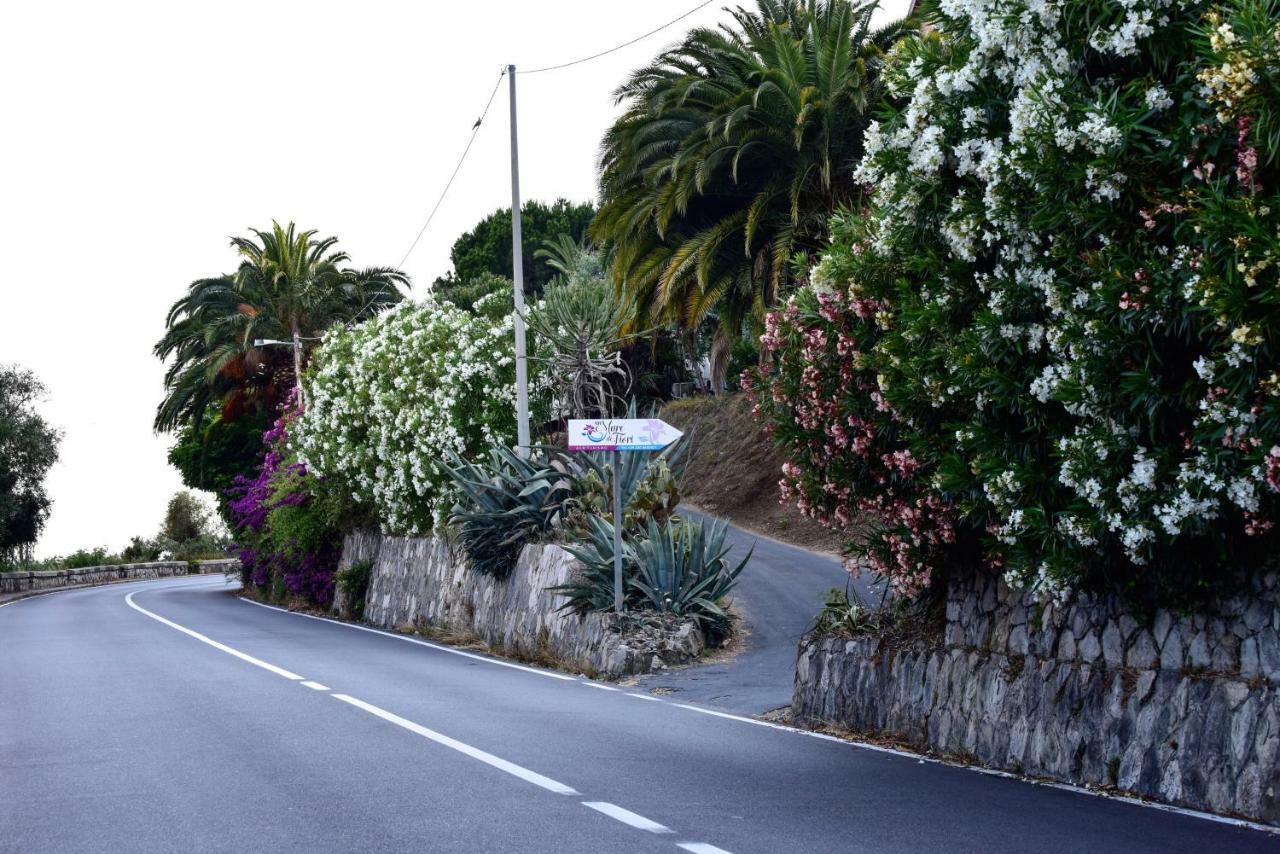 Agriturismo Un Mare Di Fiori Villa Ventimiglia Dış mekan fotoğraf