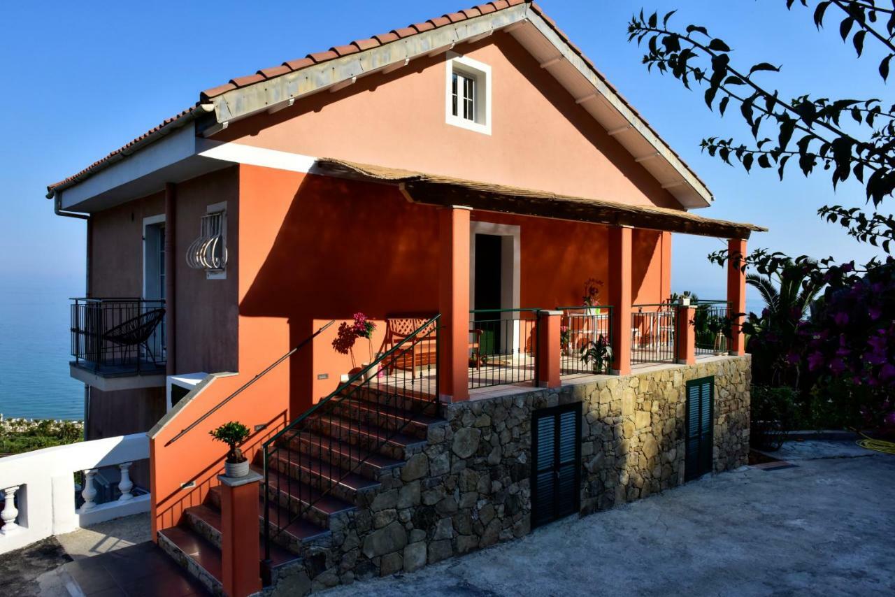 Agriturismo Un Mare Di Fiori Villa Ventimiglia Dış mekan fotoğraf