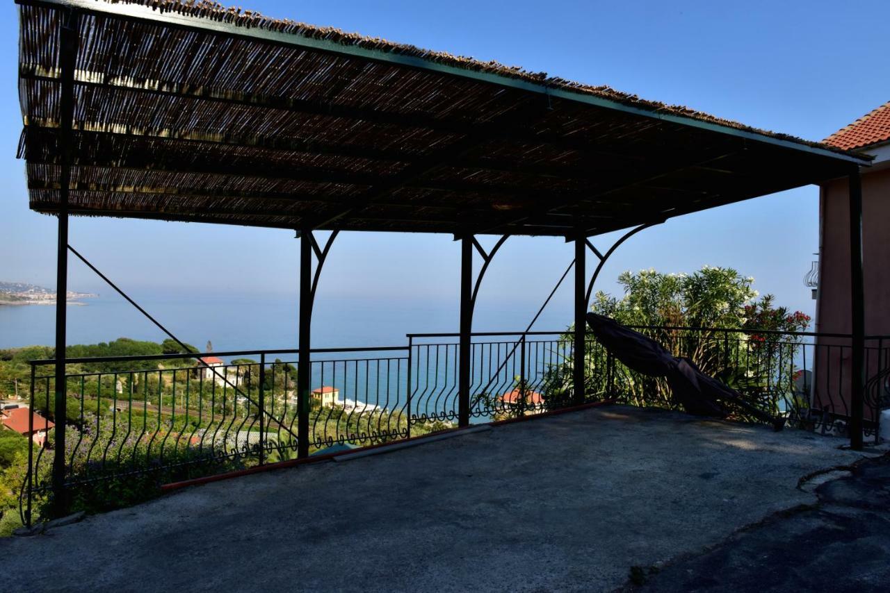 Agriturismo Un Mare Di Fiori Villa Ventimiglia Dış mekan fotoğraf